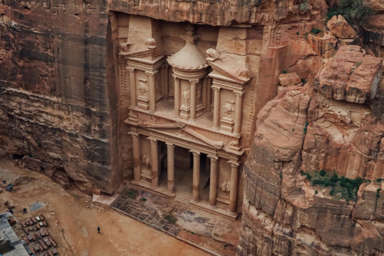 Como visitar Petra, a cidade onde Indiana Jones encontrou o Santo Graal (e viver sua própria aventura)