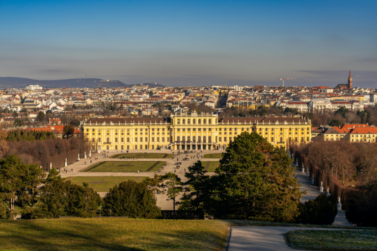 Os 5 palácios históricos da Europa que viraram set de filmagens (e como visitá-los)