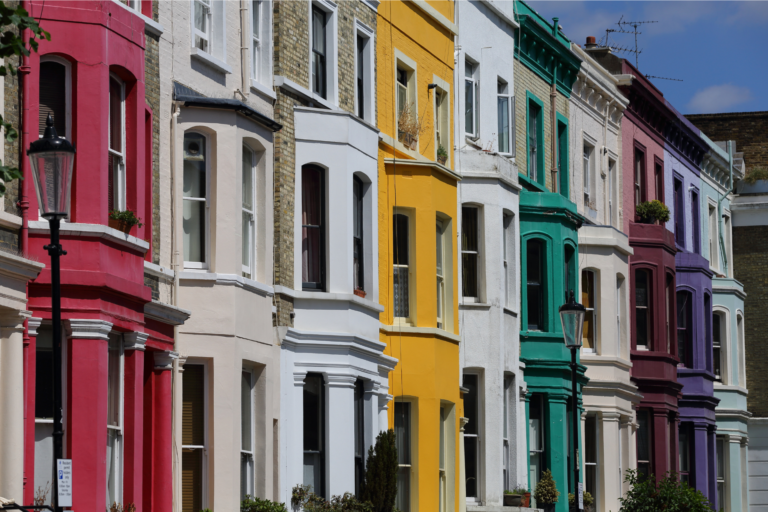 Como planejar uma viagem romântica para Notting Hill sem gastar uma fortuna (sem abrir mão da magia dos filmes)